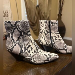 NEW RAG & BONE Spire Snake Leather Side-Zip Boots size 7